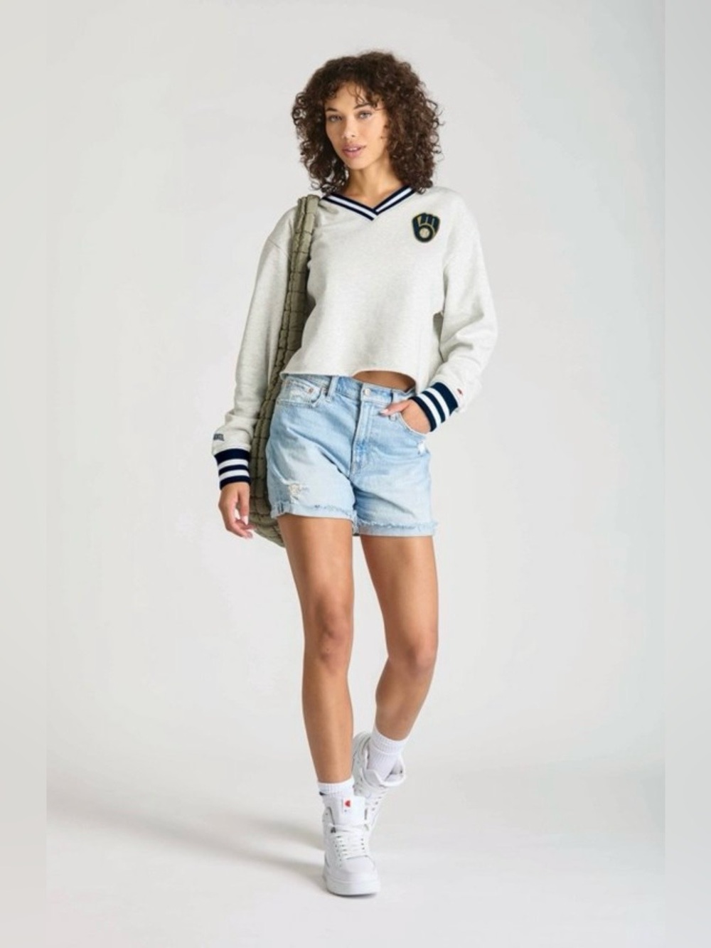 New! MLB Milwaukee Brewers Women’s Champion Boxy V-Neck Sweatshirt